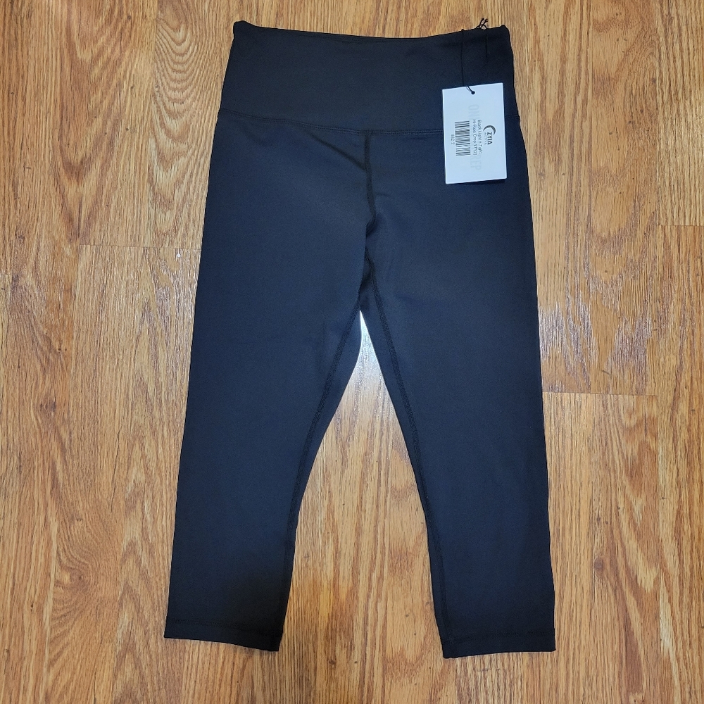 Zyia black light n tight crop